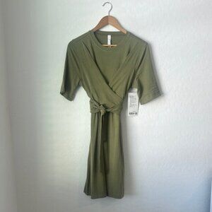 Lululemon Athletica Green Wrap Midi Dress V-Neck Short Sleeve